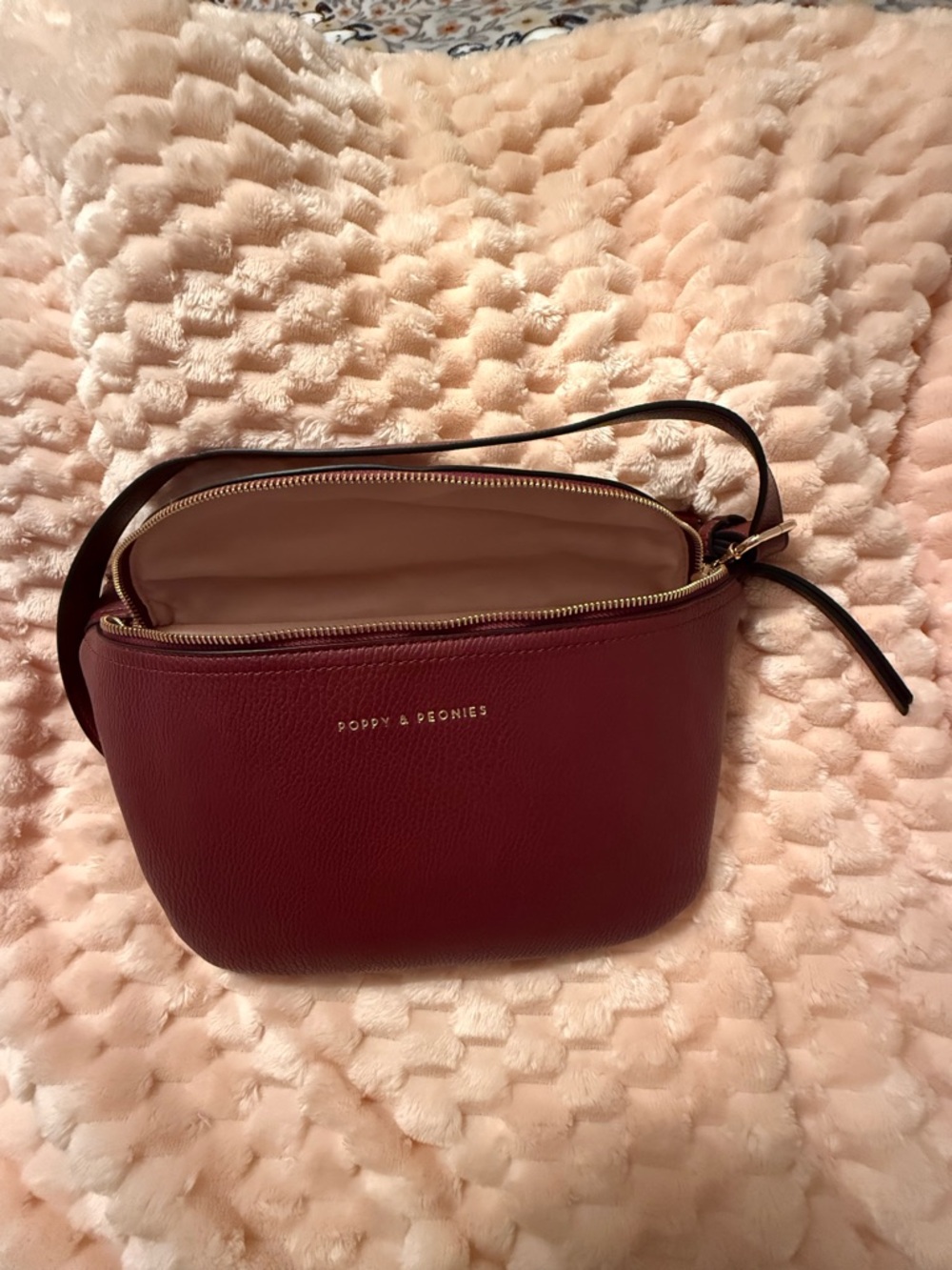Poppy and Peonies 
LARGE sidekick/crossbody
***NWOT*** - Picture 6 of 8